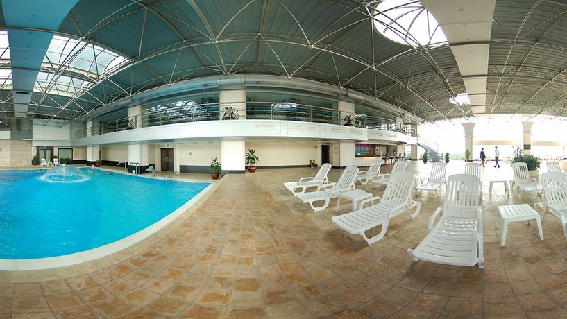 Imagen de la piscina del Hotel Guilin Lijiang Waterfall. Foto 12