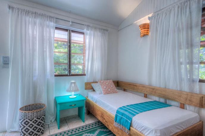 Imagen de la habitación del Hotel Guiones. Foto 16