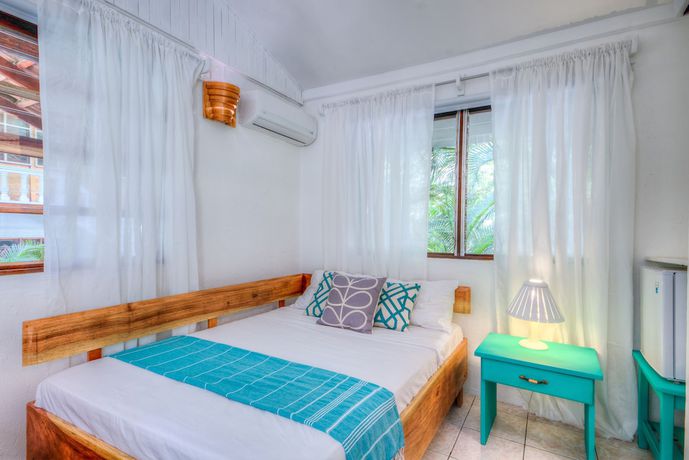 Imagen de la habitación del Hotel Guiones. Foto 17