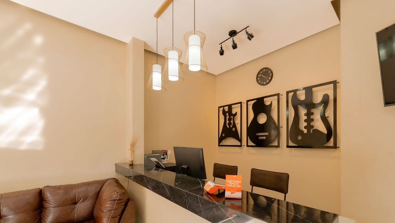 Imagen de los interiores del Hotel Guitarra Inn. Foto 19