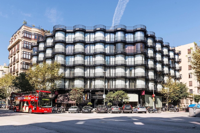 Imagen de los exteriores del Hotel Guitart Grand Passage. Foto 12