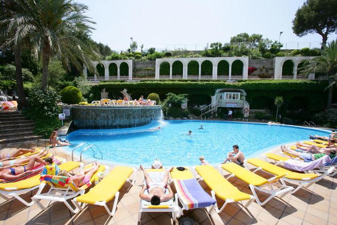 Imagen de la piscina del Hotel Guitart Park III. Foto 8
