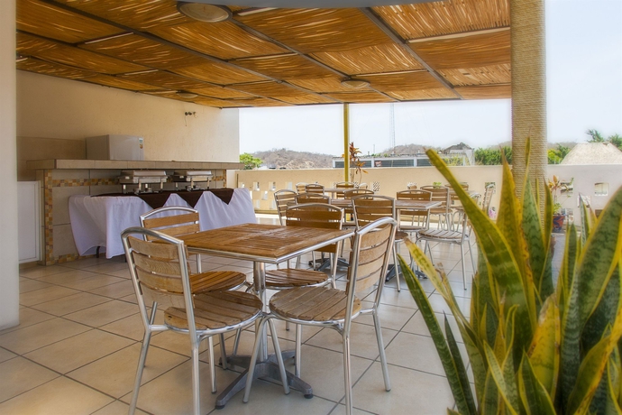 Imagen de los exteriores del Hotel Guiv&aacute; Huatulco. Foto 11
