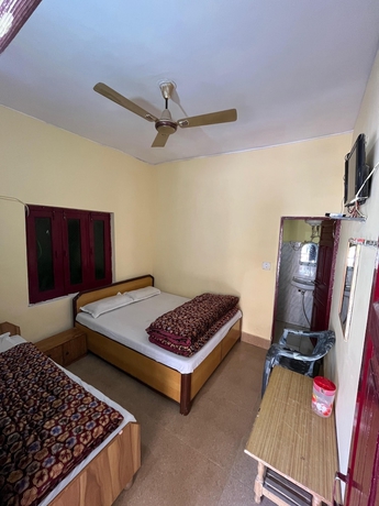 Imagen de la habitación del Hotel Gujrat Bhawan. Foto 6
