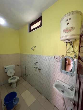 Imagen de la habitación del Hotel Gujrat Bhawan. Foto 7