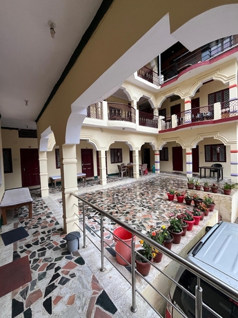 Imagen de los interiores del Hotel Gujrat Bhawan. Foto 13