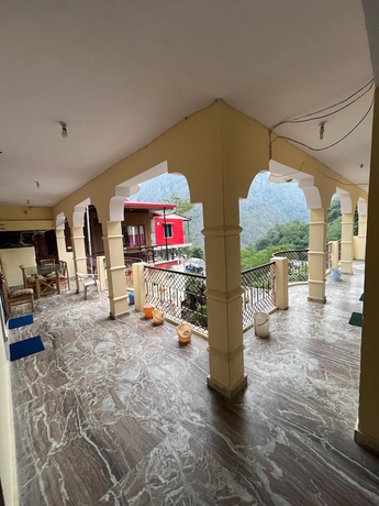 Imagen de los interiores del Hotel Gujrat Bhawan. Foto 15