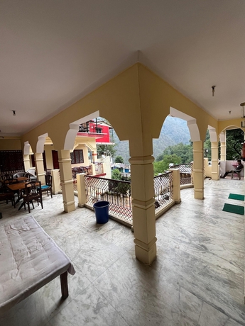 Imagen de los interiores del Hotel Gujrat Bhawan. Foto 16