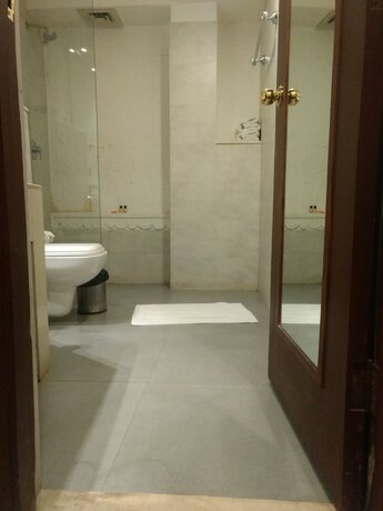 Imagen de la habitación del Hotel Guleria Kothi, Benar&eacute;s. Foto 17