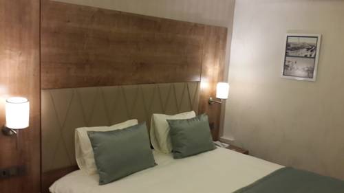 Imagen de la habitación del Hotel Guleryuz. Foto 2