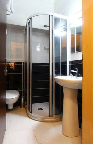 Imagen de la habitación del Hotel Guleryuz. Foto 5