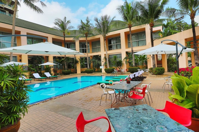 Imagen de la piscina del Hotel Gulf Siam Resort. Foto 16