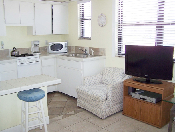 Imagen de la habitación del Hotel Gulf Winds Beach Resort. Foto 2