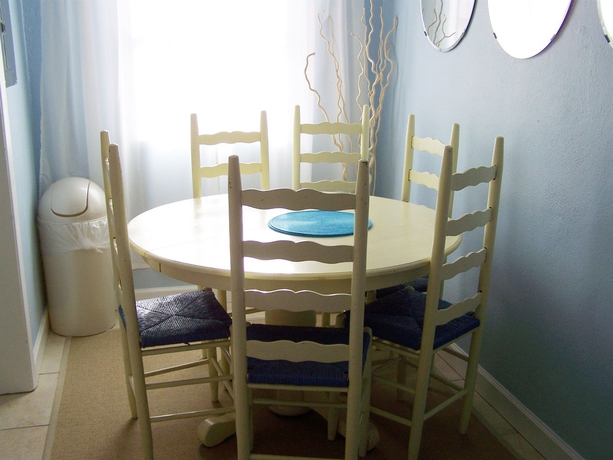 Imagen de la habitación del Hotel Gulf Winds Beach Resort. Foto 3