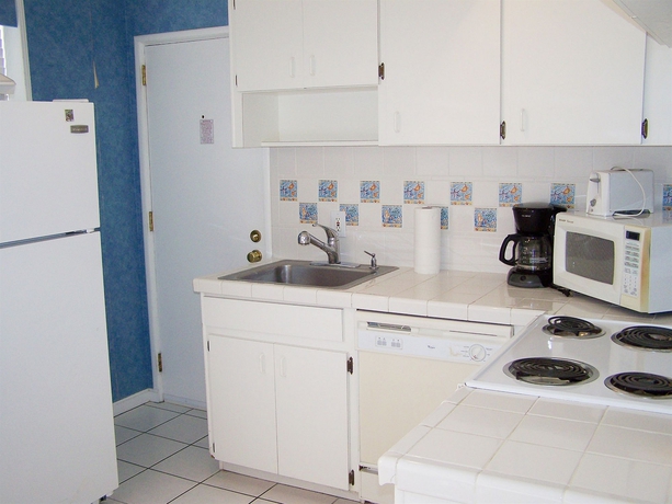 Imagen de la habitación del Hotel Gulf Winds Beach Resort. Foto 5