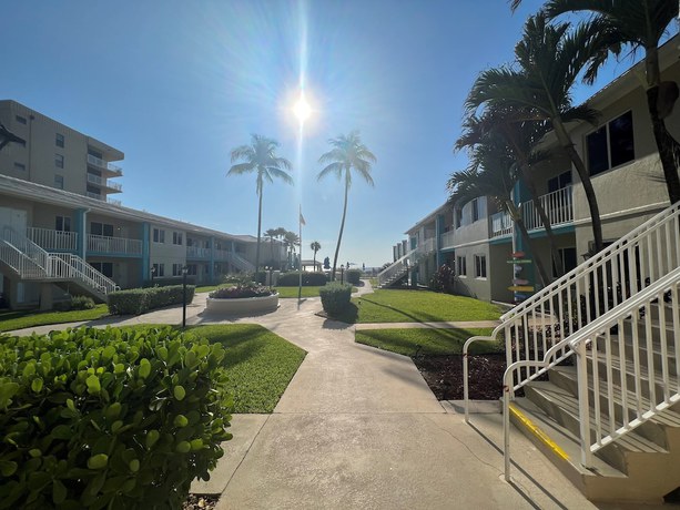 Imagen de los exteriores del Hotel Gulfstream Manor. Foto 9
