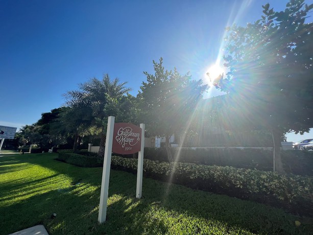 Imagen de los exteriores del Hotel Gulfstream Manor. Foto 12