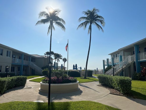 Imagen de los exteriores del Hotel Gulfstream Manor. Foto 14