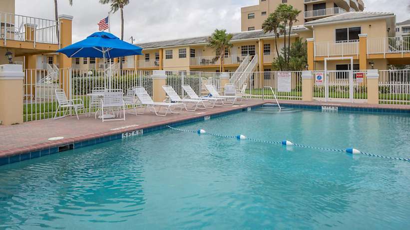 Imagen de la piscina del Hotel Gulfstream Manor. Foto 20