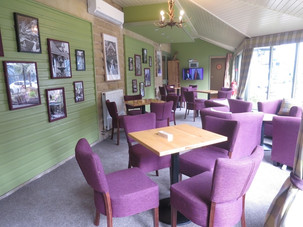 Imagen del bar/restaurante del Hotel Gulliver\'s Resort Matlock Bath. Foto 2