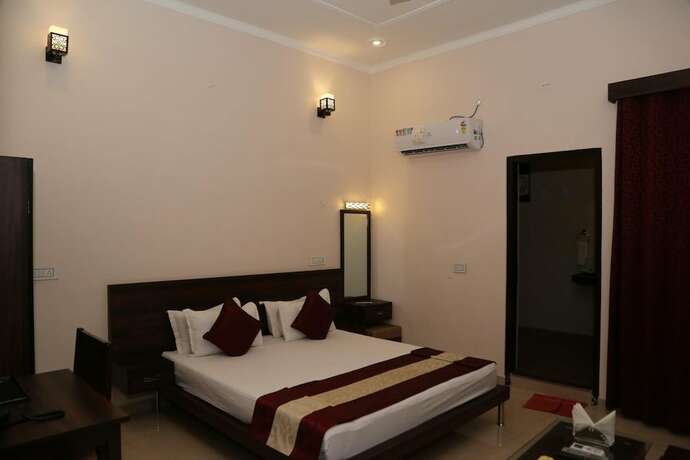Imagen general del Hotel Gulmohar Sariska Resort. Foto 4