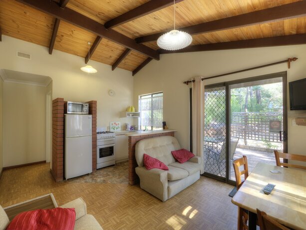 Imagen de la habitación del Hotel Gum Grove Chalets. Foto 19