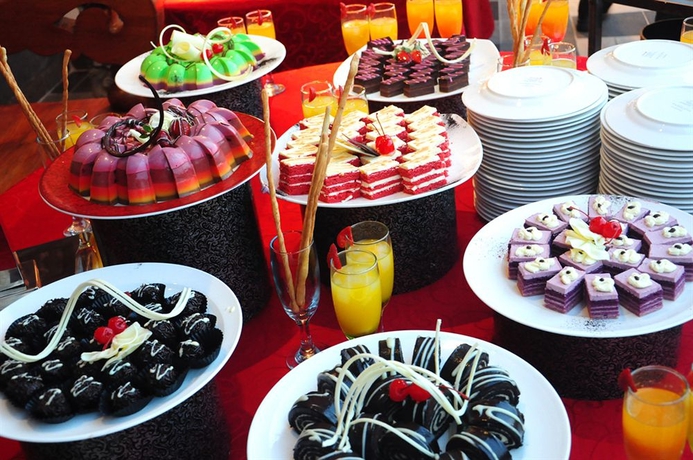 Imagen del bar/restaurante del Hotel Gumaya Tower Semarang. Foto 3