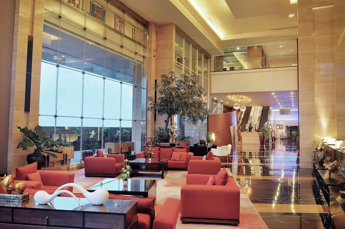 Imagen de los interiores del Hotel Gumaya Tower Semarang. Foto 12