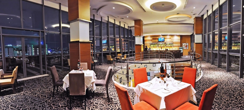 Imagen de los interiores del Hotel Gumaya Tower Semarang. Foto 15