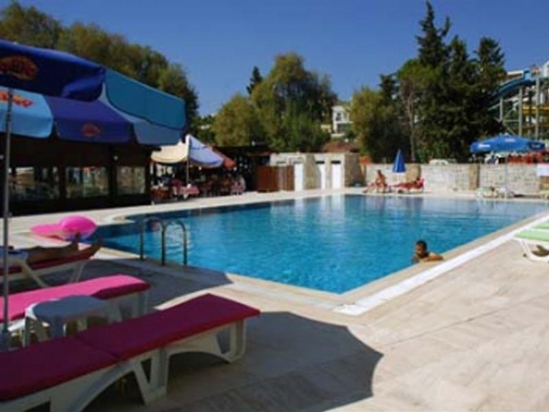 Imagen general del Hotel Gumbet Beach Resort. Foto 1