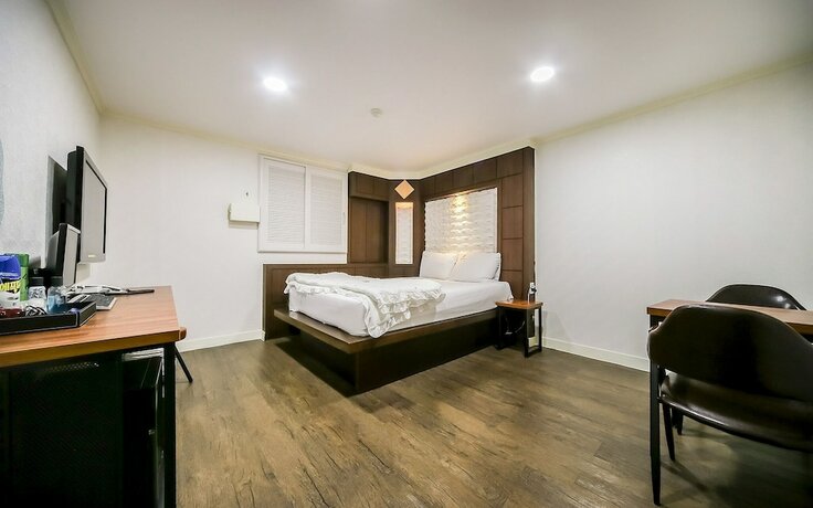 Imagen de la habitación del Hotel Gumi Bonggokdong Cello. Foto 12