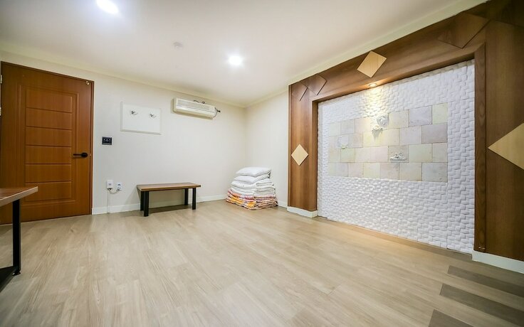 Imagen de la habitación del Hotel Gumi Bonggokdong Cello. Foto 20