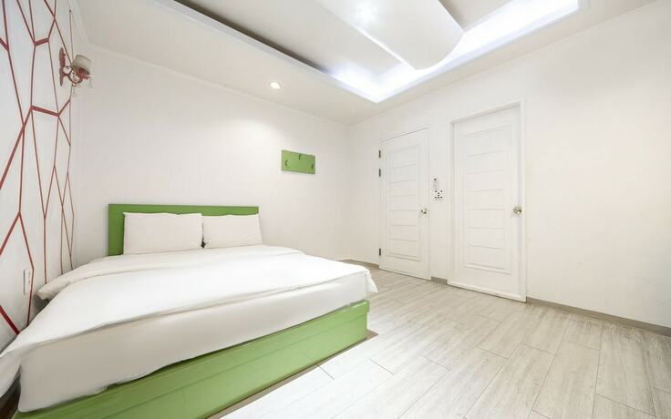 Imagen de la habitación del Hotel Gumi Bonggok-dong Jjak. Foto 13