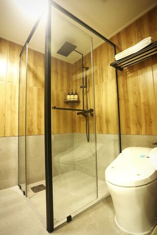 Imagen general del Hotel Gumi Century. Foto 2