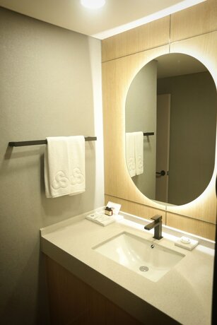 Imagen general del Hotel Gumi Century. Foto 10