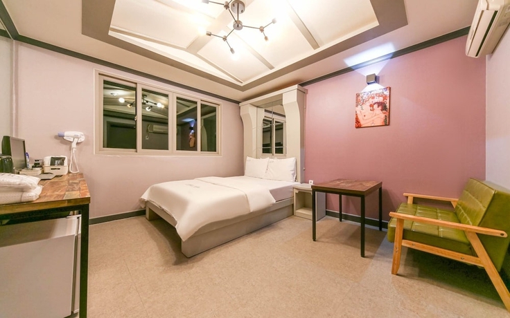 Imagen de la habitación del Hotel Gumi Geumosan Pink Rose. Foto 9