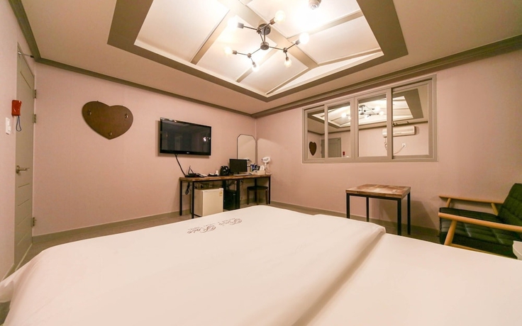 Imagen de la habitación del Hotel Gumi Geumosan Pink Rose. Foto 16