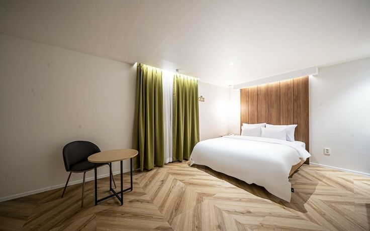 Imagen de la habitación del Hotel Gumi Indong Casa Lucido. Foto 17
