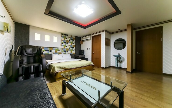 Imagen general del Hotel Gumi Indong Casa Lucido. Foto 6