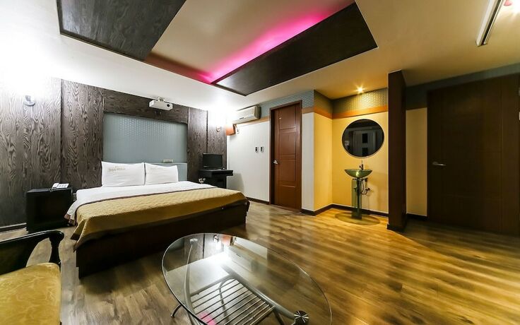 Imagen de la habitación del Hotel Gumi Indong Casa Lucido. Foto 18