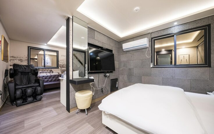Imagen de la habitación del Hotel Gumi Indong Zaza. Foto 16