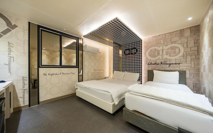 Imagen de la habitación del Hotel Gumi Indong Zaza. Foto 17