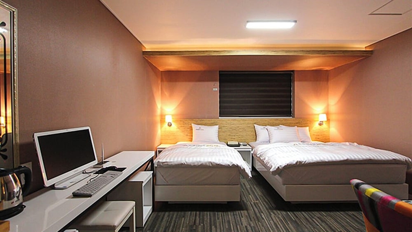 Imagen de la habitación del Hotel Gumi Prime. Foto 7