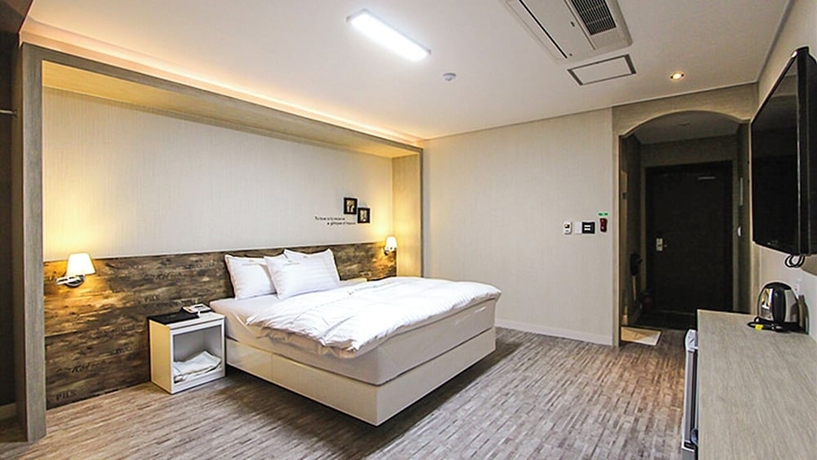 Imagen de la habitación del Hotel Gumi Prime. Foto 13