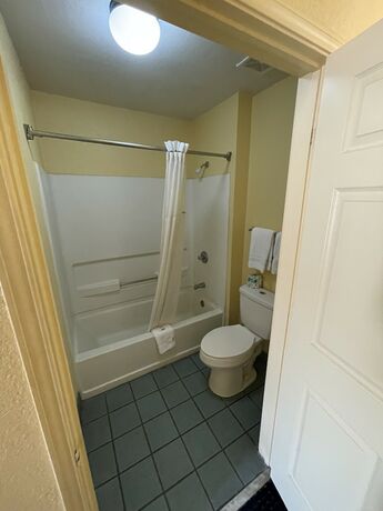 Imagen general del Hotel Gun Barrel Executive Inn. Foto 1