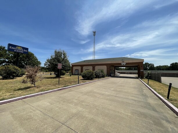 Imagen general del Hotel Gun Barrel Executive Inn. Foto 3