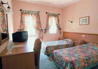 Imagen de la habitación del Hotel Gundem Resort. Foto 4