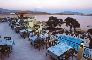 Imagen del bar/restaurante del Hotel Gundem Resort. Foto 3
