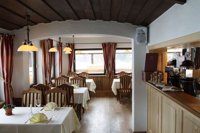 Imagen del bar/restaurante del Hotel Gundl Alm. Foto 6