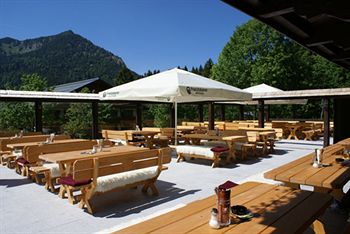 Imagen del bar/restaurante del Hotel Gundl Alm. Foto 7